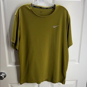 Nike | Shirts | Nike Black Gray And Kelly Green Short Sleeve Tees